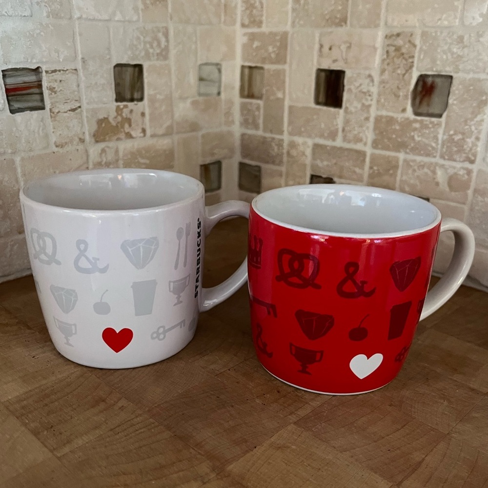 Starbucks Valentines Mug Set